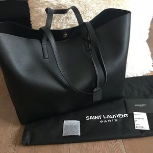 Authentic Saint Laurent tote blackleather like new